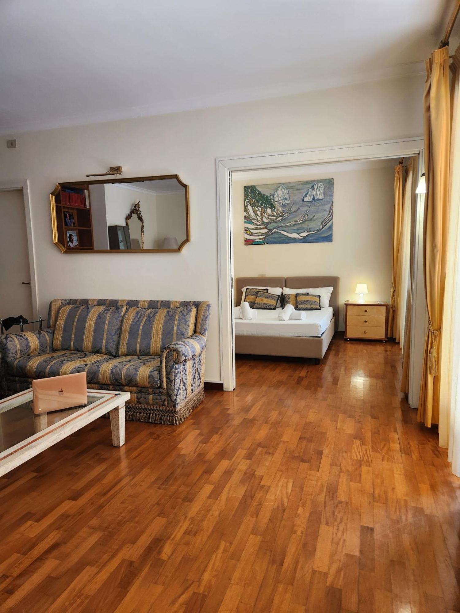 Authentic With Terrace Appartement