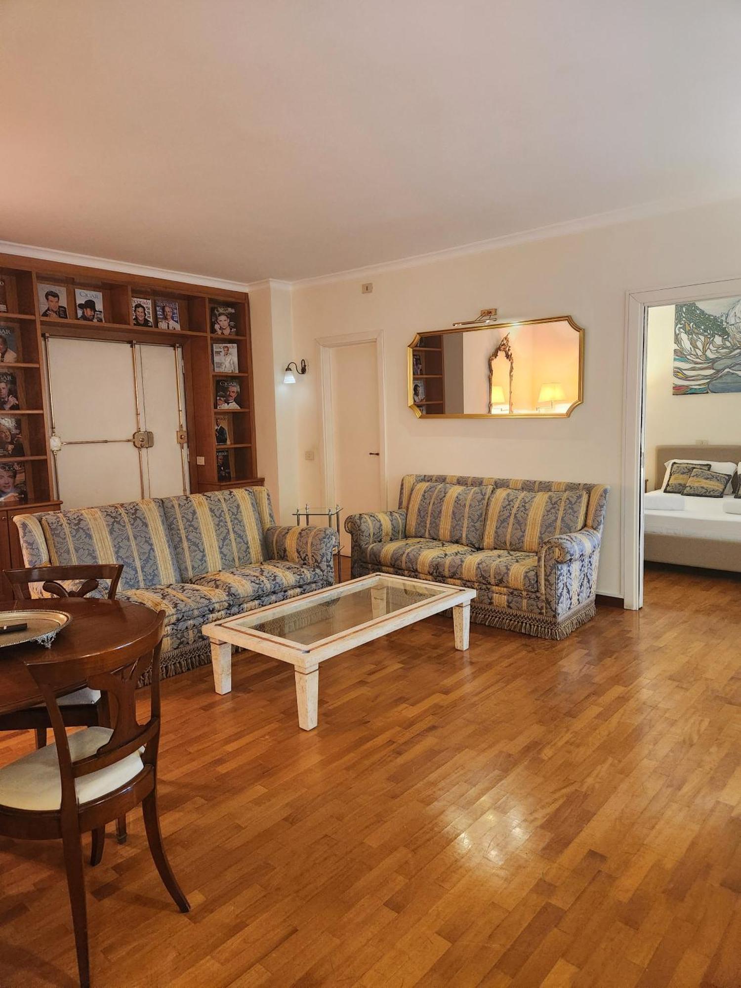 Authentic With Terrace Appartement *